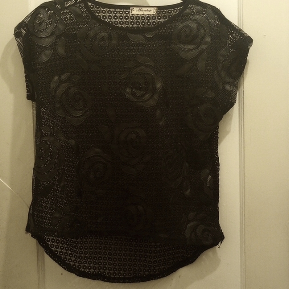 A beautiful sheer to by Missshop.